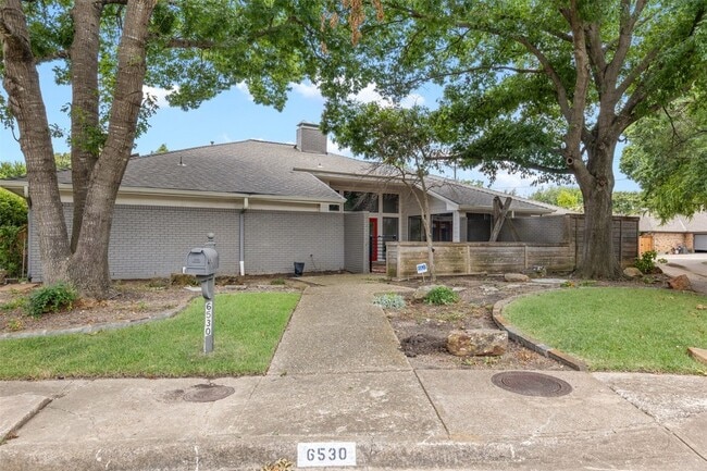 Foto del edificio - 6530 Copper Creek Dr