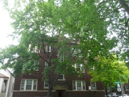Building Photo - Quiet, Sunny, Desirable Roscoe Village