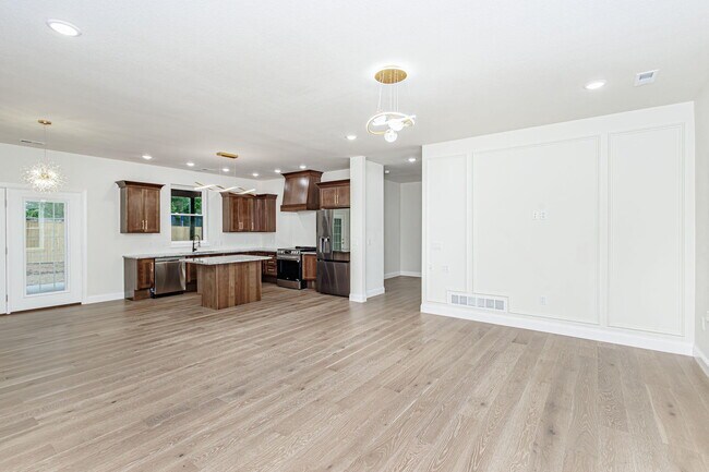 Foto del edificio - 1020 Crestland Ave