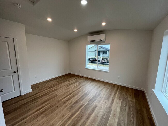 Foto del edificio - Brand New ADU in Madras