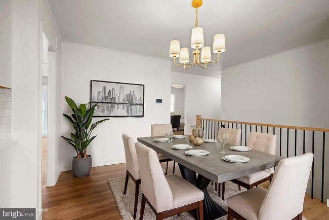 Building Photo - 1420 Gilbert Rd