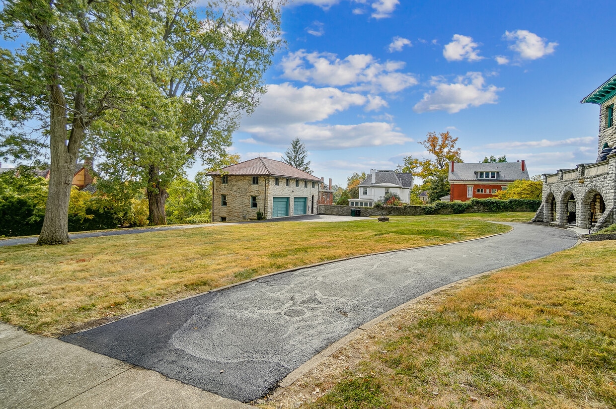 961 Avondale Ave Unit 1, Cincinnati, OH 45229 Condo for Rent in