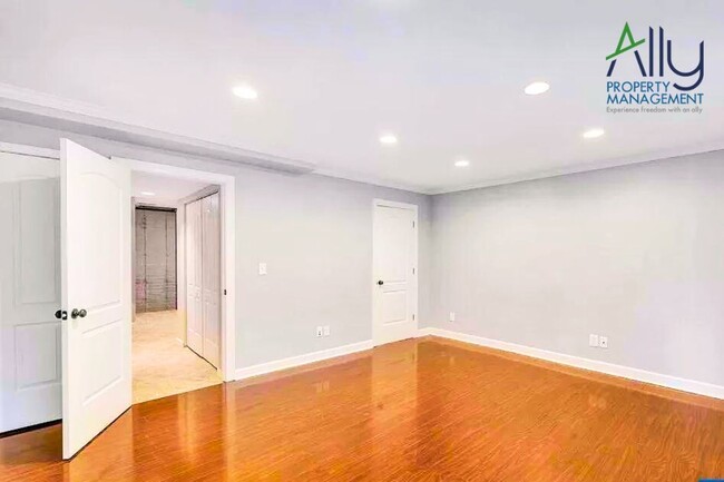 Building Photo - 115 Melbourne Park Circle