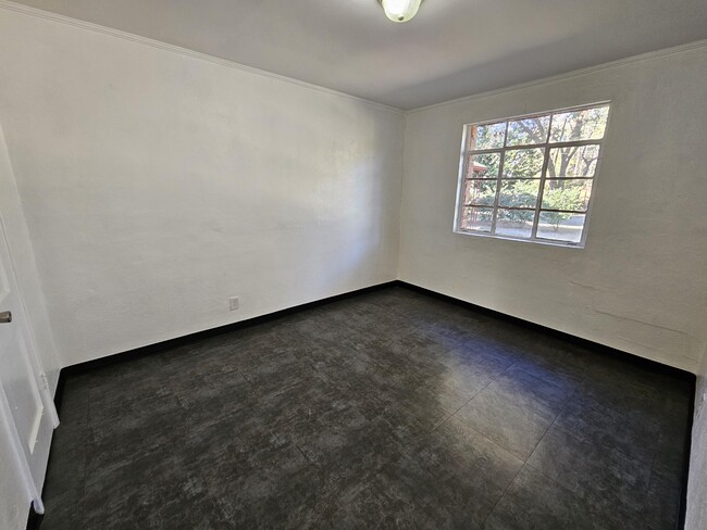 Foto del edificio - 287 Oak Ln