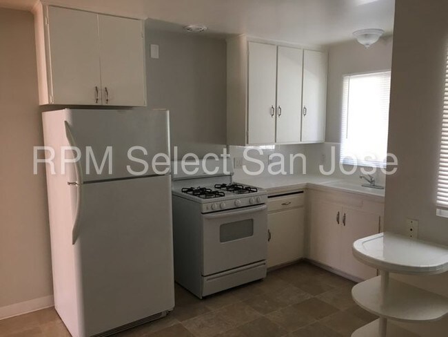 Foto del edificio - 311 W 6th St