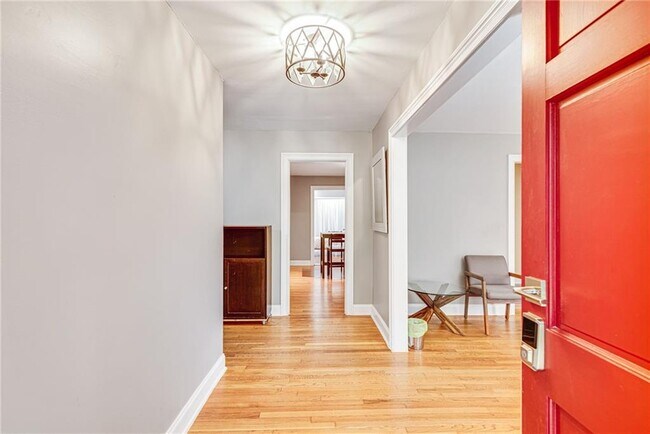 Foto del edificio - 1973 Desmond Dr