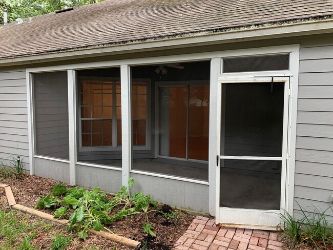 Building Photo - Sutherland Crossing