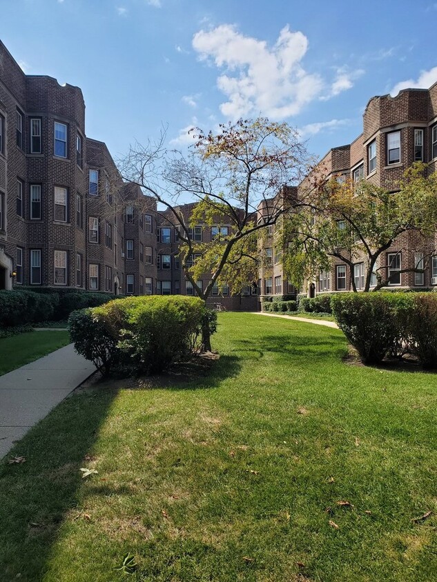 Primary Photo - 2110 Sherman Ave