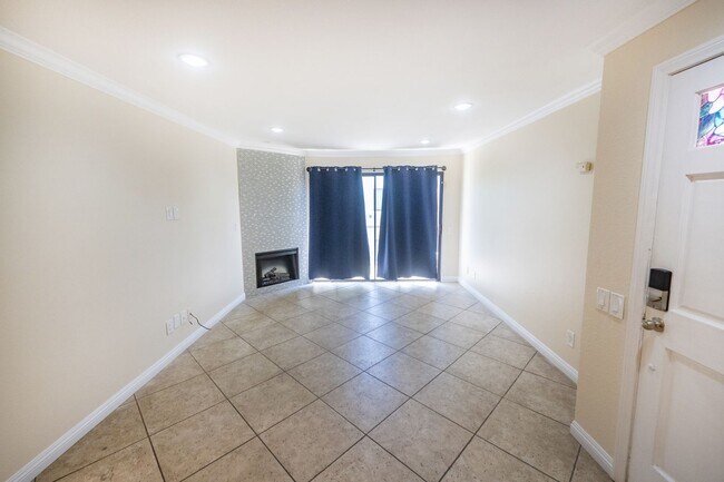 Foto del edificio - 3550 Sunset Ln
