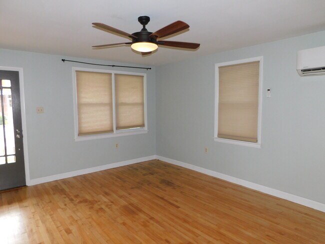 Foto del edificio - 1272 W Washington St