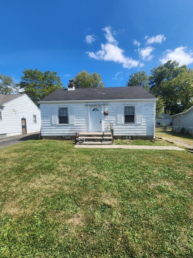 Newly Remolded Spacious Two Bedroom Single Family Near 38th and Sherman - Newly Remolded Spacious Two Bedroom Single Family Near 38th and Sherman House