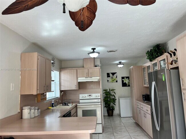 Foto del edificio - 120 SW 68th Ave