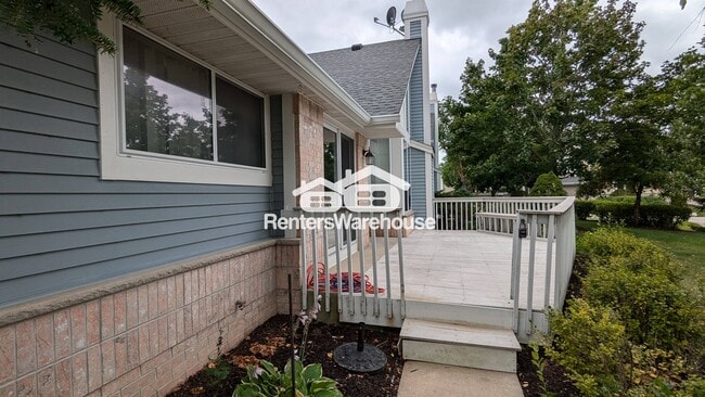 Building Photo - 14303 Waterford Square Dr