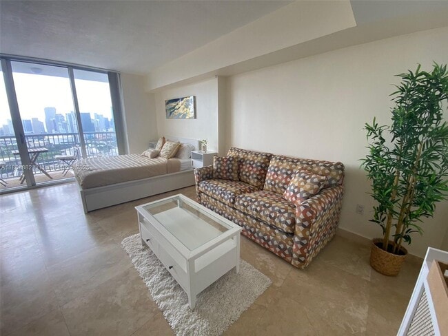 Building Photo - 1750 N Bayshore Dr