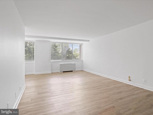 Building Photo - 301 N Beauregard St