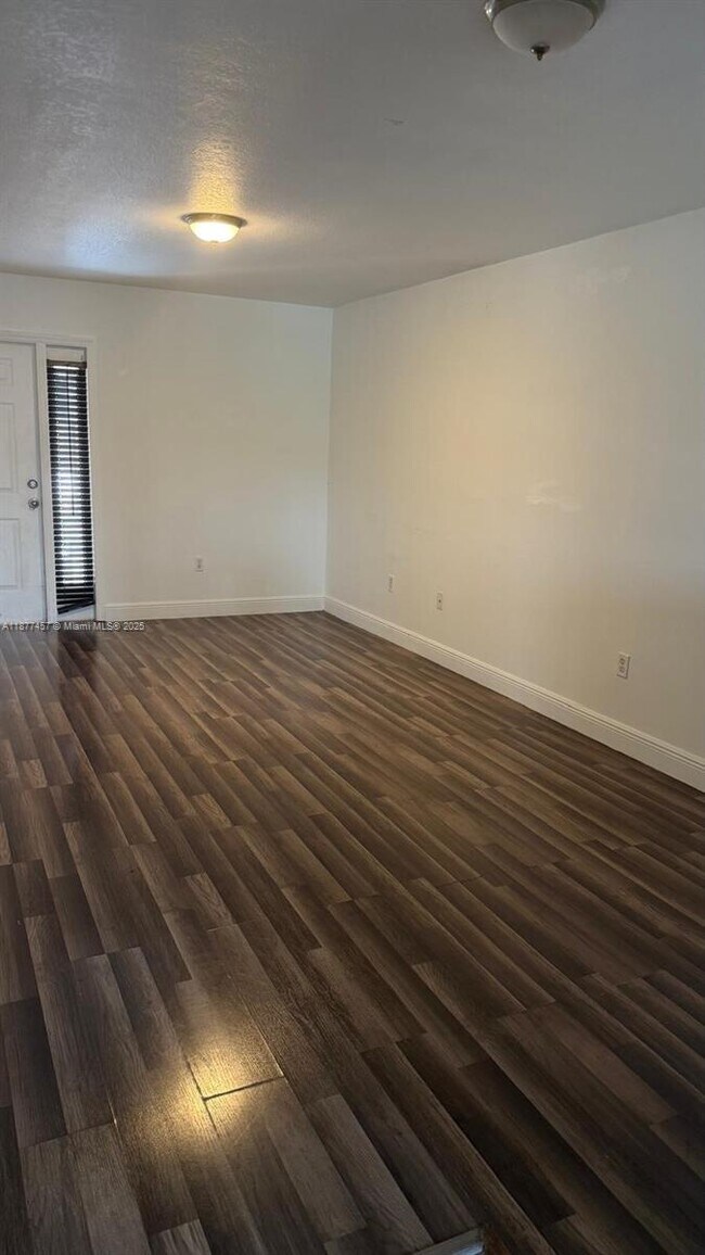 Foto del edificio - 2650 SE 12th Pl