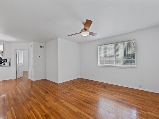 Foto del edificio - 210 Emerson St