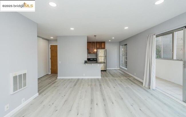 Building Photo - 4099 Howe St