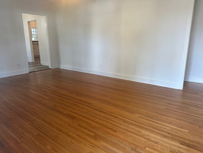 Foto del edificio - 900 Everett Pl