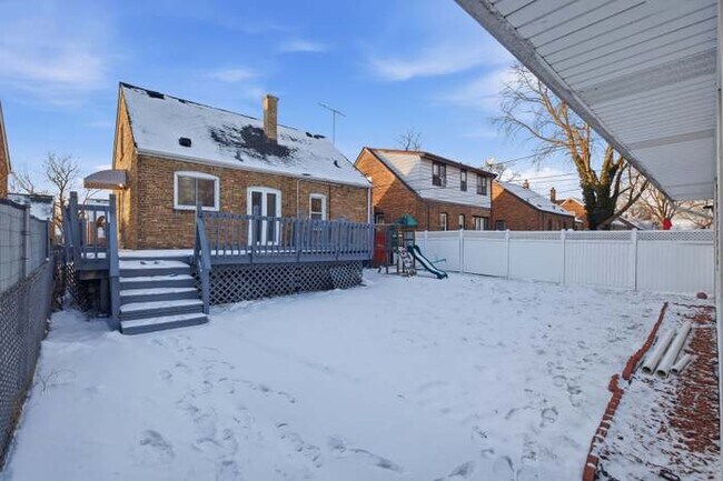 Foto del edificio - 18037 Ridgewood Ave