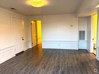 Building Photo - 304 3rd St