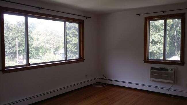 Building Photo - 11 Spicewood Rd
