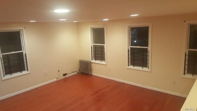 Foto del edificio - 116-35 130th St