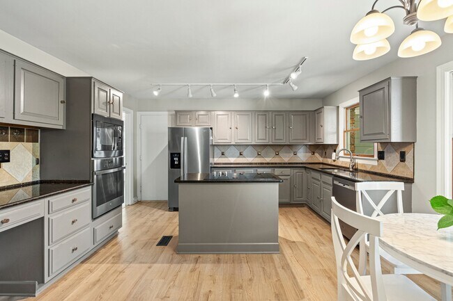 Foto del edificio - 37744 Hughesville Rd
