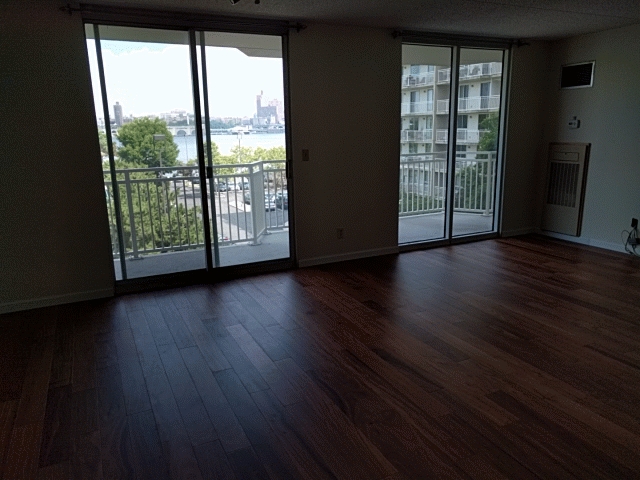 Foto principal - 1055 River Rd