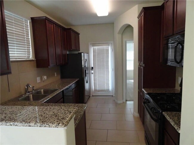 Building Photo - 507 N Heatherwilde Blvd