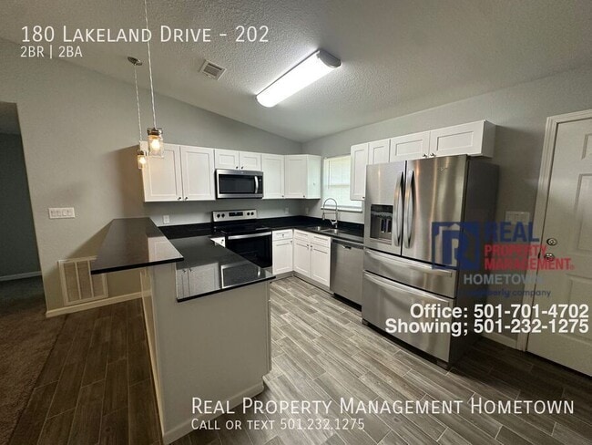 Building Photo - 180 Lakeland Dr