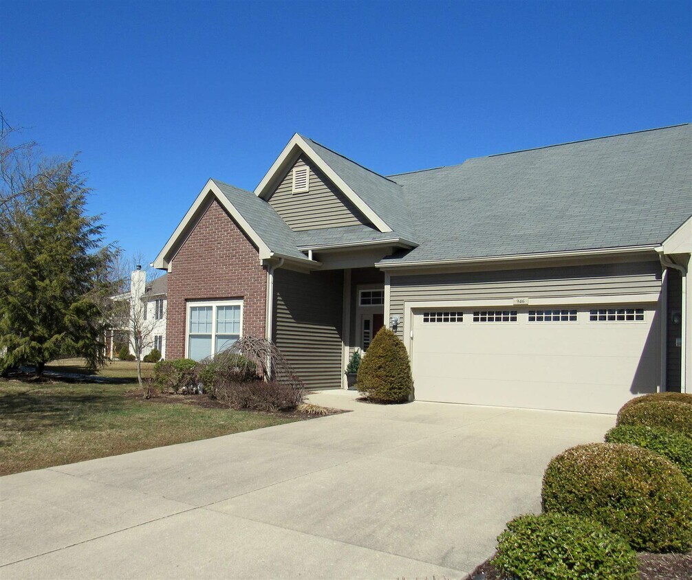 Primary Photo - 946 S Baldwin Dr