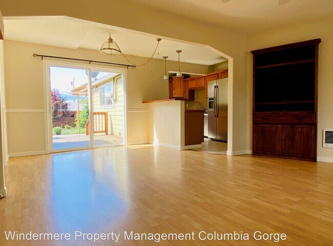 Building Photo - 4 br, 2 bath House - 245 NE Green St