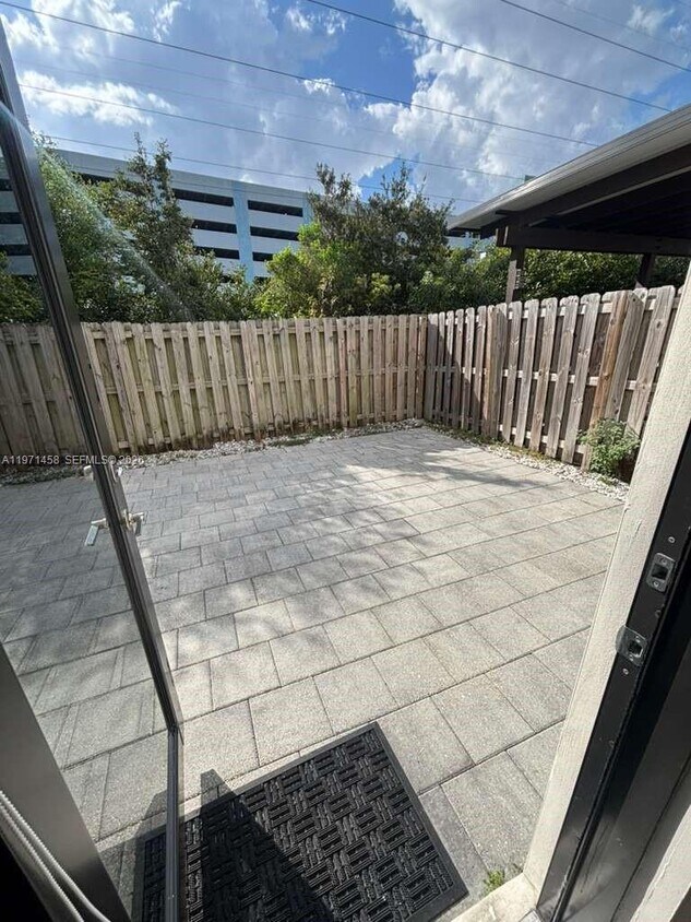 Foto del edificio - 8058 NW 105th Ct