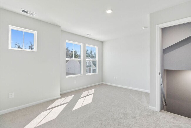 Foto del edificio - 129 Hoffman Park Drive