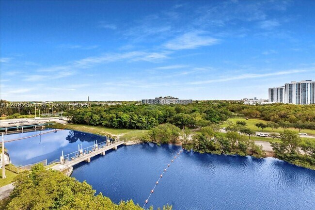 Foto del edificio - 16385 Biscayne Blvd