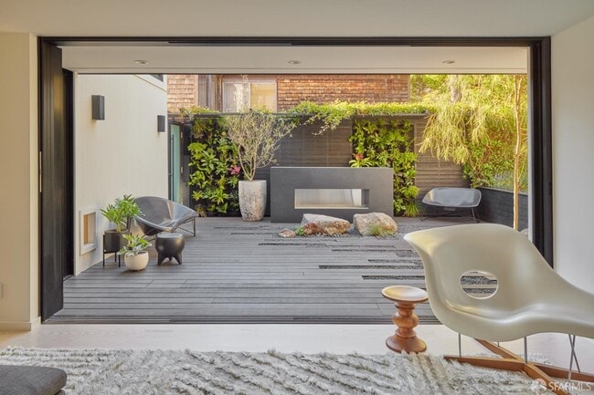 Building Photo - 169 Amber Dr