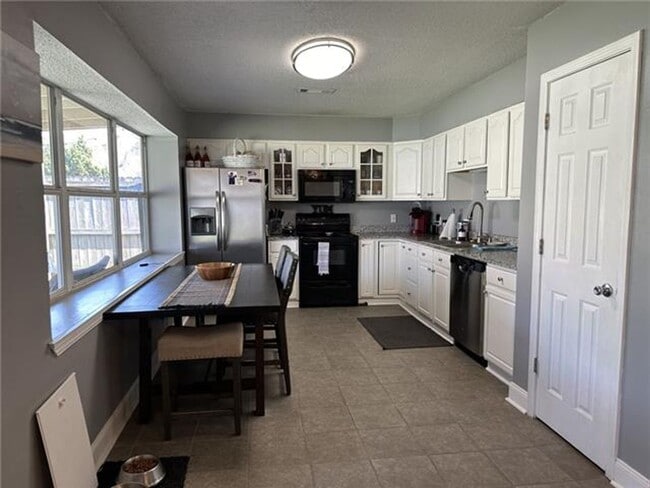 Building Photo - 128 Hollow Rock Ct