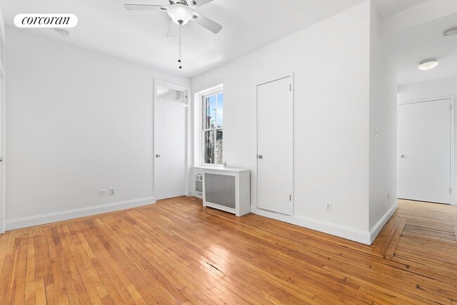 Foto del edificio - 269 W 12th St