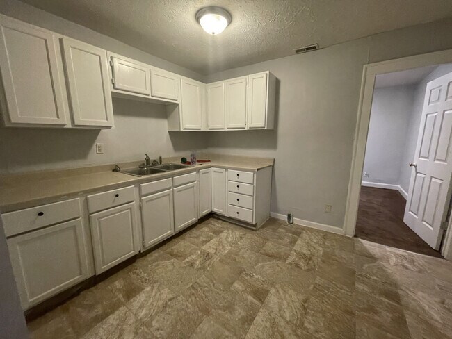 Foto del edificio - 1128 Wade st / jre