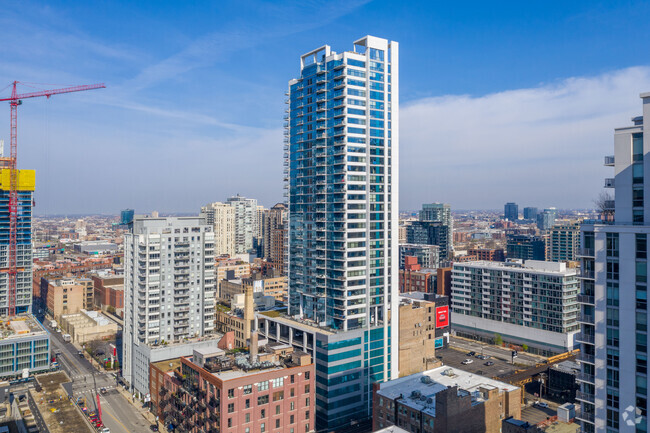 Building Photo - Silver Tower