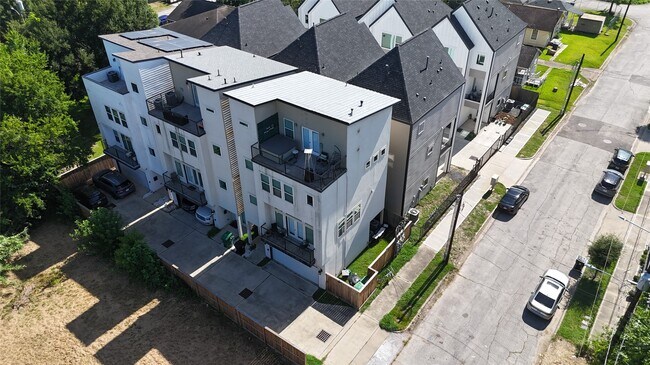 Foto del edificio - 4033 Buck St