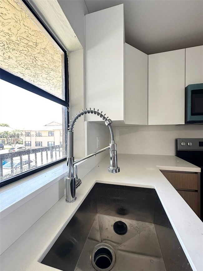 Foto del edificio - 2540 W 67th Pl