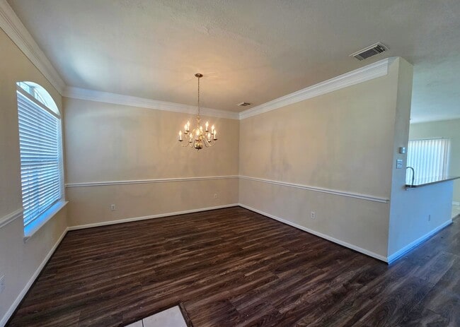 Foto del edificio - 5515 Gatesprings Ln