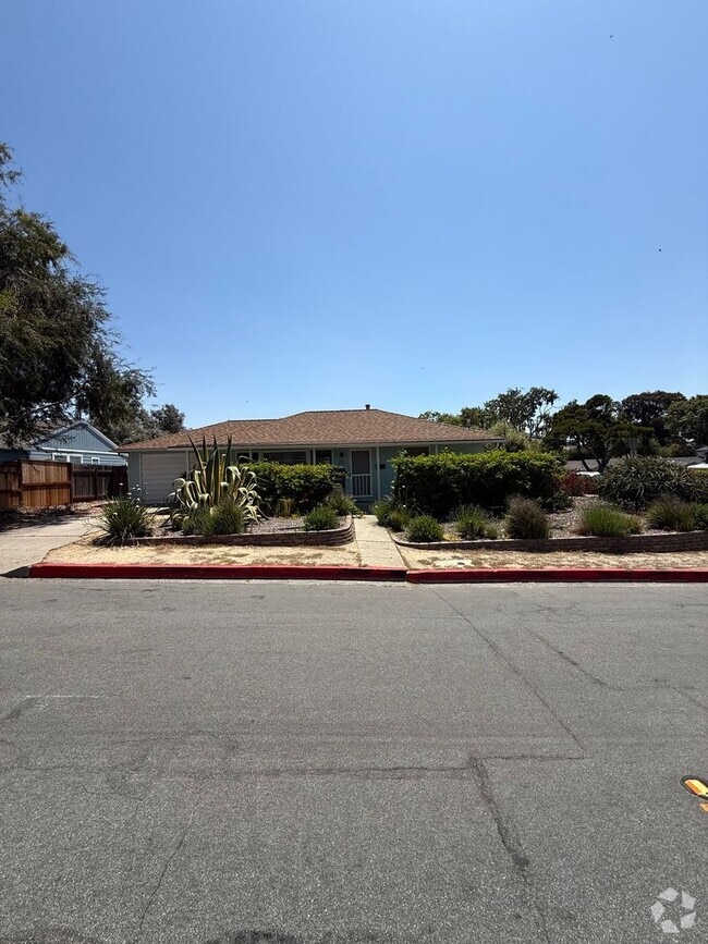 Building Photo - 211 N Tassajara Dr