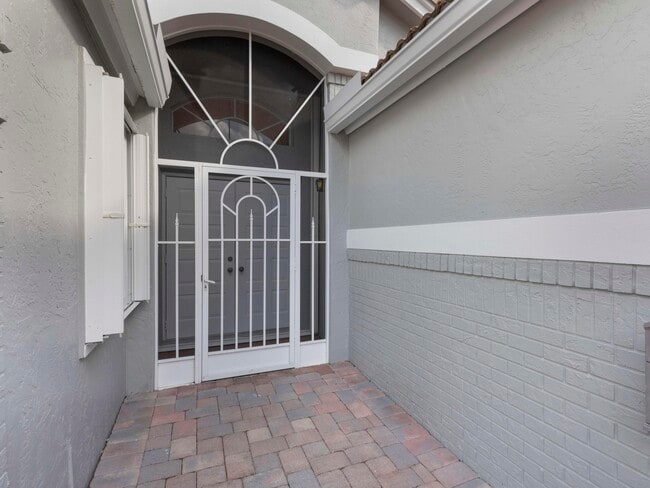 Foto del edificio - 9734 Harbour Lake Cir