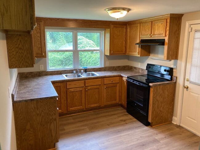 Building Photo - 2/1 House in Carrollton- $1,195