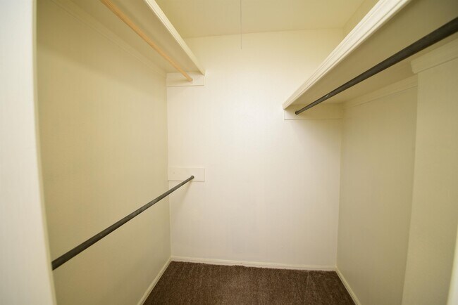 Building Photo - 4750 E 68th St