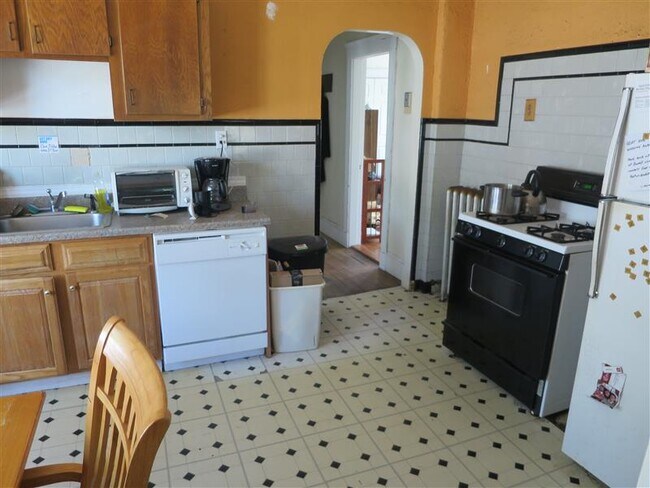 Foto del edificio - 64 Linden Ave