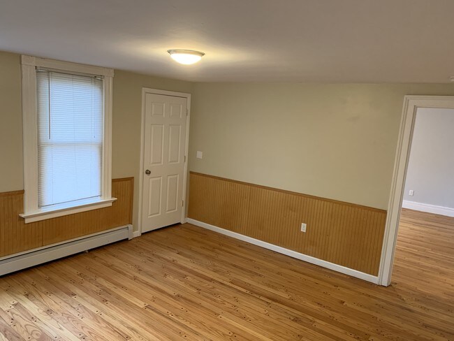 1st floor bedroom - 292 Foxon Rd